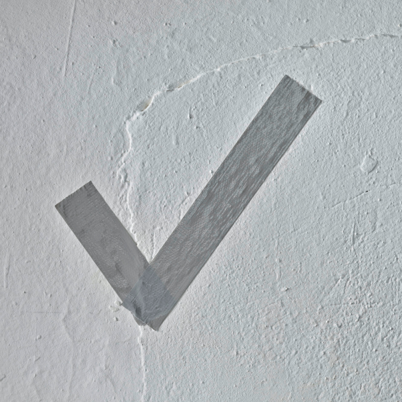 Taśma naprawcza TESA® 4615 duct tape srebrna - taśma doskonale trzyma się betonu.