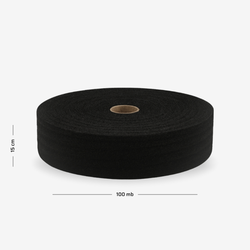 Czarne pasy dylatacyjne o grubości 5mm, zwinięta w rolkę o szerokości 15cm i nawoju 100mb na szarym tle.