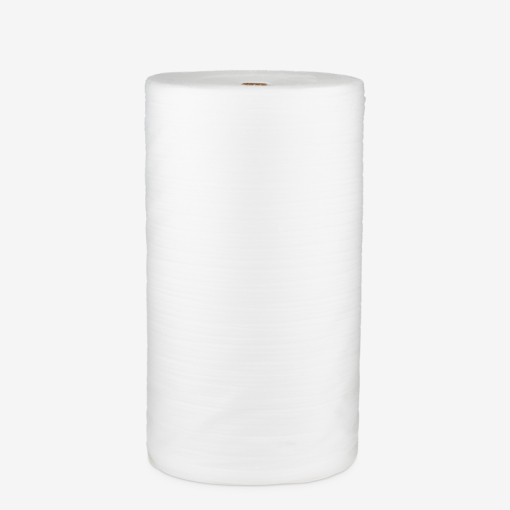 Pianka polietylenowa PE o grubości 10mm zawinięta w rolce na szarym tle.