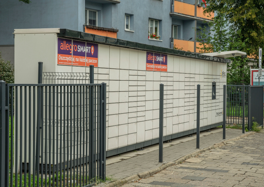 Poradnik pakowania w e-commerce dla branż: meblarskiej, automotive, home-decor, ceramiki sanitarnej i budowlanej