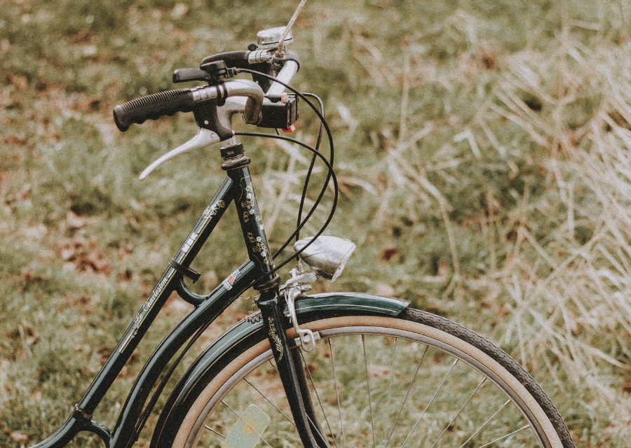 Wysyłka roweru kurierem, czyli jak zapakować rower? Kompletny poradnik o bezpiecznym pakowaniu jednośladów dla e-commerce i prywatnych nadawców
